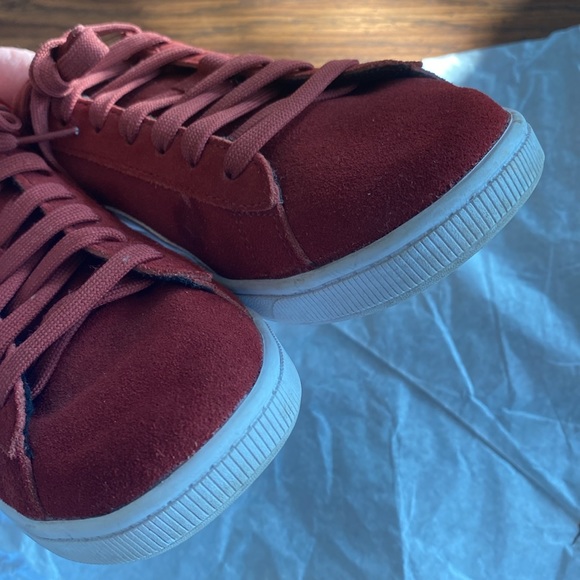 23:11   Puma Suede Sneakers - Picture 8 of 10